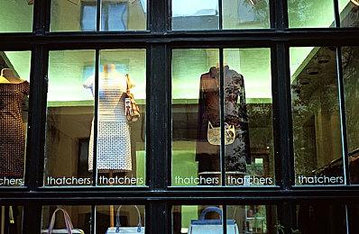 《界外狂潮》：快节奏5v5英雄射击与卡牌规则变换的完美结合